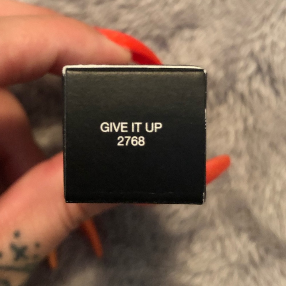 Matte lipstick - Picture 2 of 3